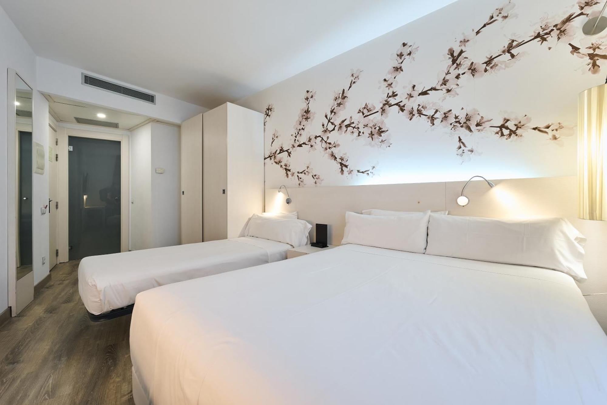 Catalonia La Boqueria Hotel Barcelona Bagian luar foto