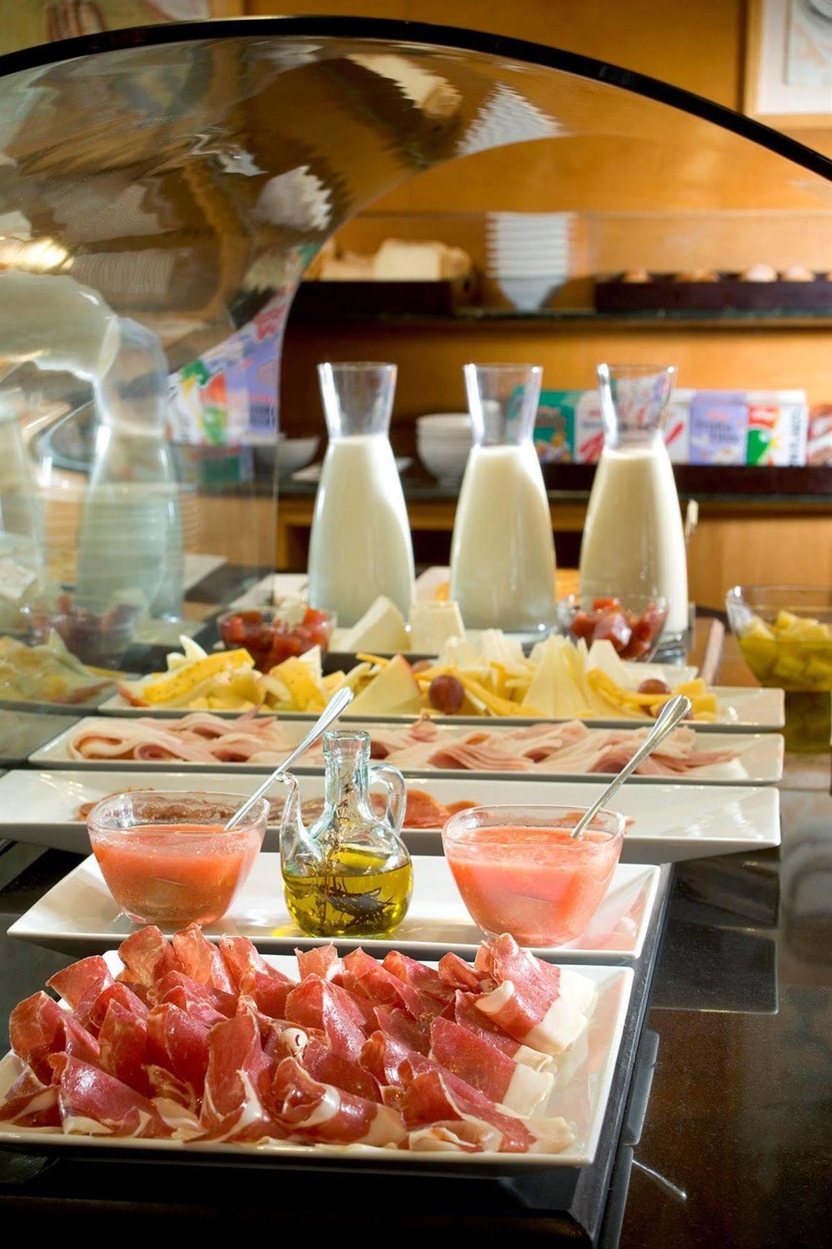 Catalonia La Boqueria Hotel Barcelona Bagian luar foto